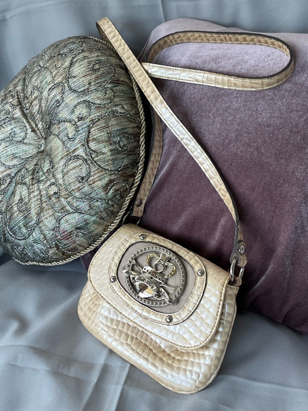 Kathy Van Zeeland Metallic Ivory Gold Croc-Embossed Crossbody EUC Y2K LIKE NEW - Picture 6 of 9